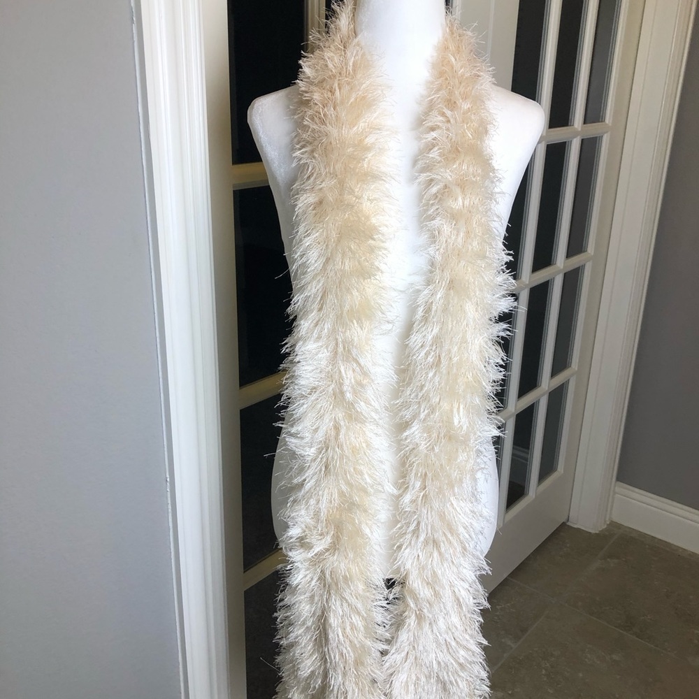 Like New Fun Scarf - Picture 2 of 4